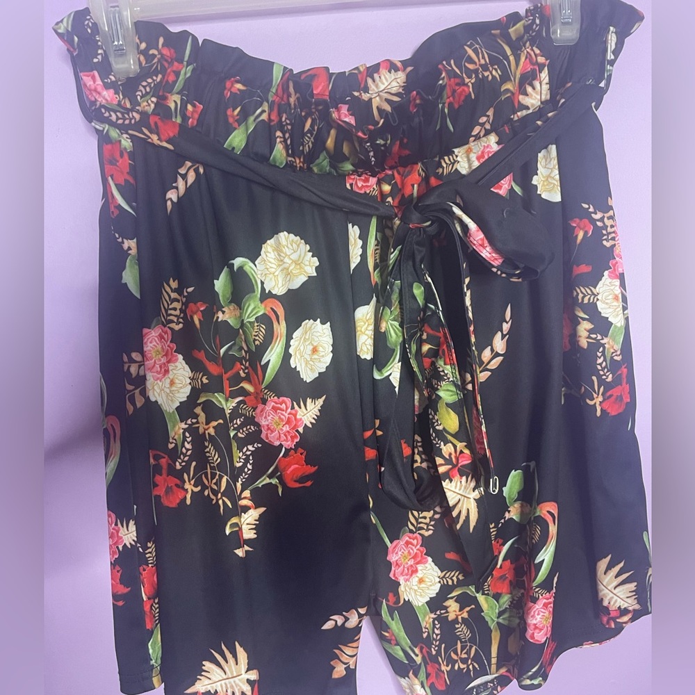 Floral High Waist Paper Bag Shorts - Picture 13 of 16